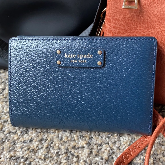 Handbag Bundle - Picture 4 of 6